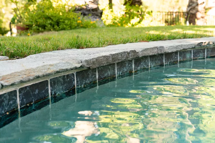 pool tile cleaning